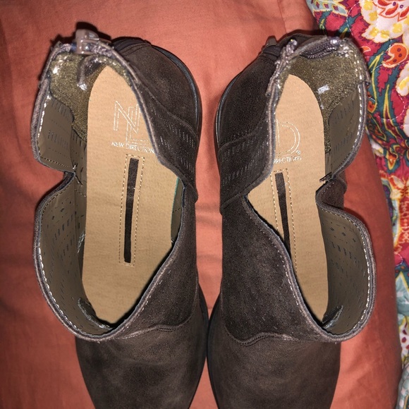 New Direction Booties - Picture 3 of 5